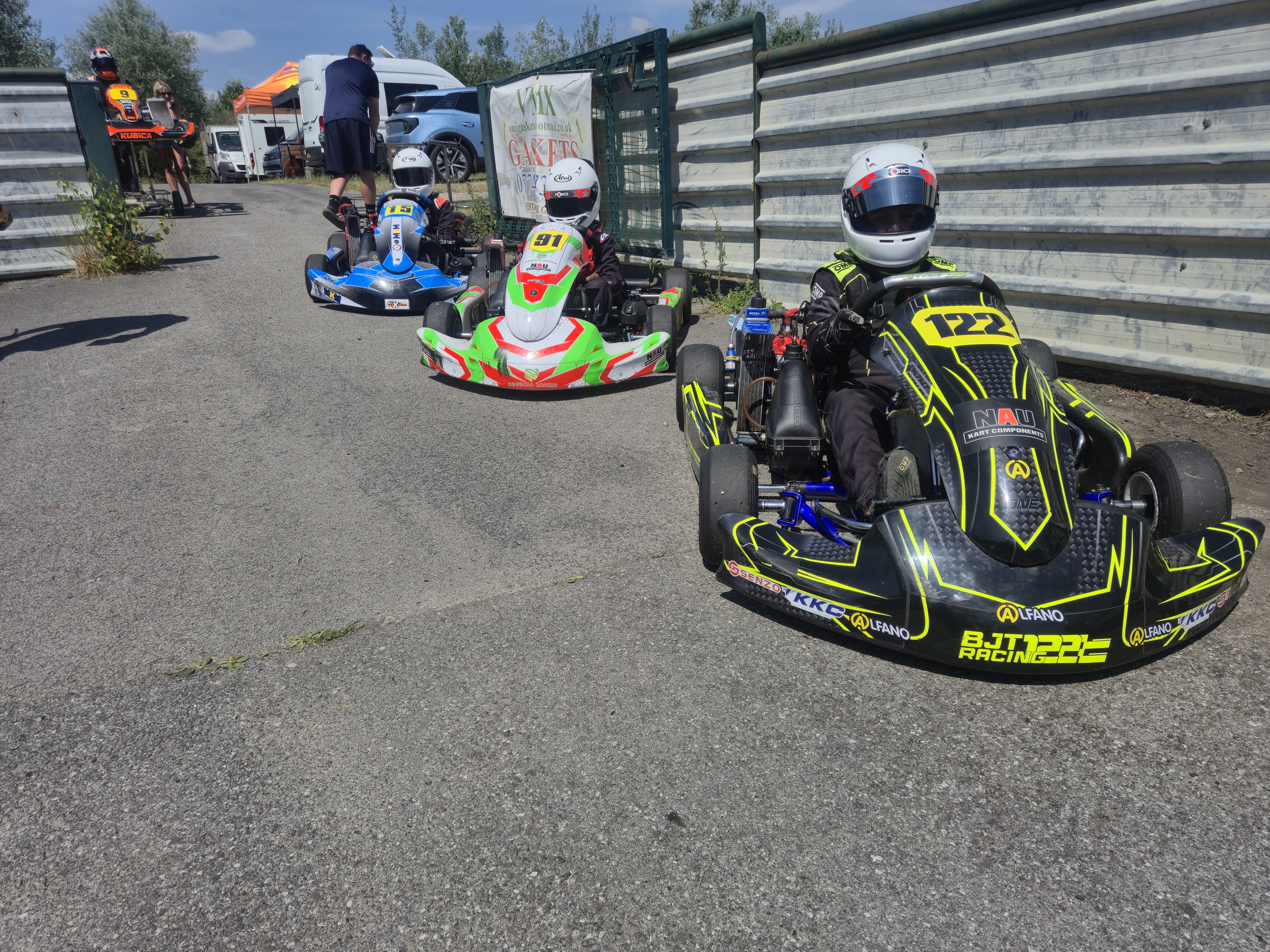 3 karts on dummy grid wombwell